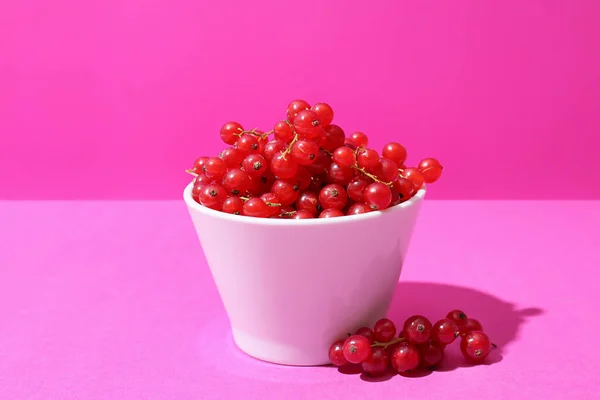 Bowl Fresh Red Currants Color Background Closeup — Stock Photo, Image