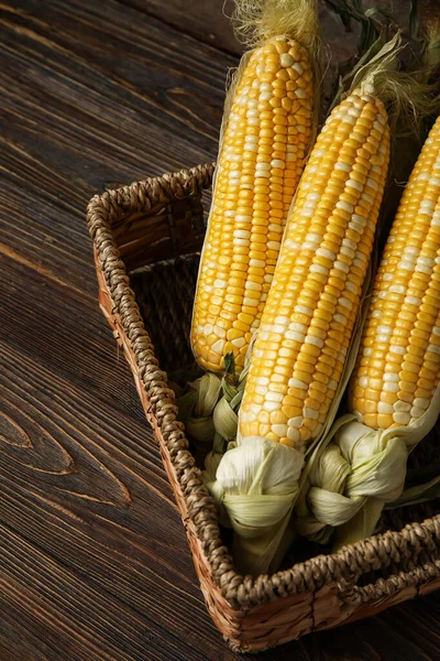 Wicker Basket Fresh Corn Cobs Wooden Background — Stock Photo, Image