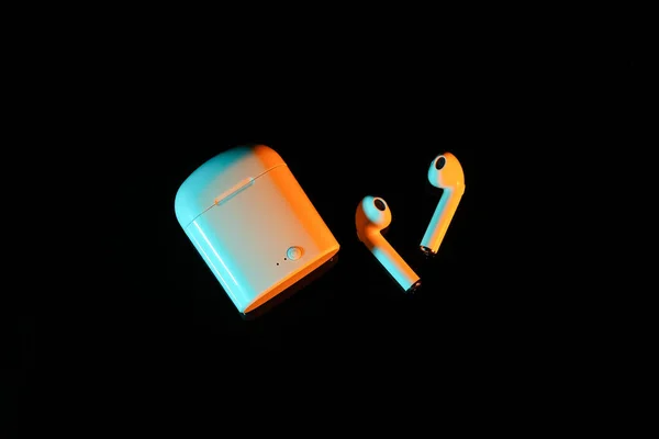 Modern Wireless Earphones Dark Background — Stock Photo, Image