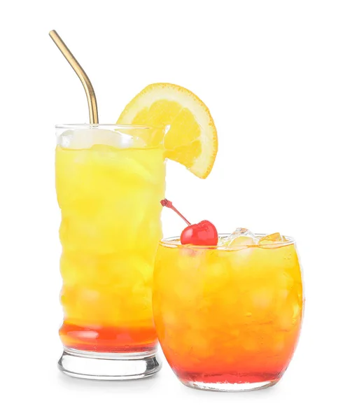 Brýle Chutné Tequila Sunrise Koktejl Bílém Pozadí — Stock fotografie