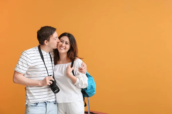 Arka Planda Bagajı Olan Birkaç Turist — Stok fotoğraf