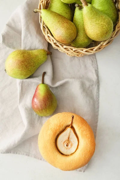 Tasty Pear Pot Pie Basket Fresh Fruits Light Background — Stock Photo, Image