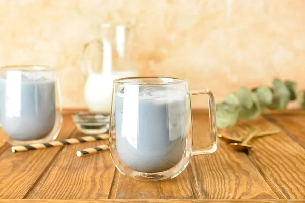 Glazen Kopje Smakelijke Charcoal Latte Tafel — Stockfoto