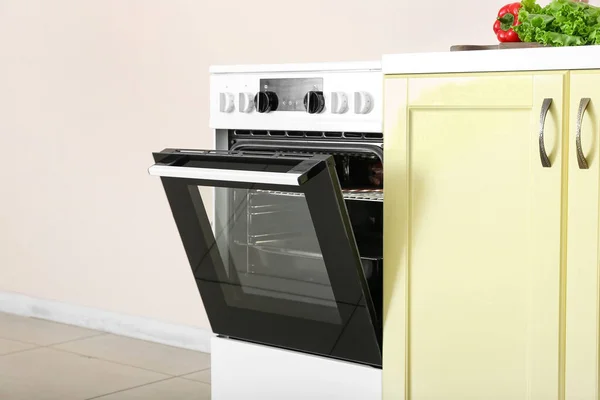 Muebles Modernos Con Horno Eléctrico Cerca Pared Color — Foto de Stock