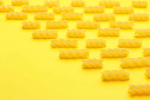 Uncooked Fusilli Pasta Color Background — Stock Photo, Image