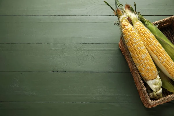 Wicker Basket Fresh Corn Cobs Color Wooden Background — Stock Photo, Image