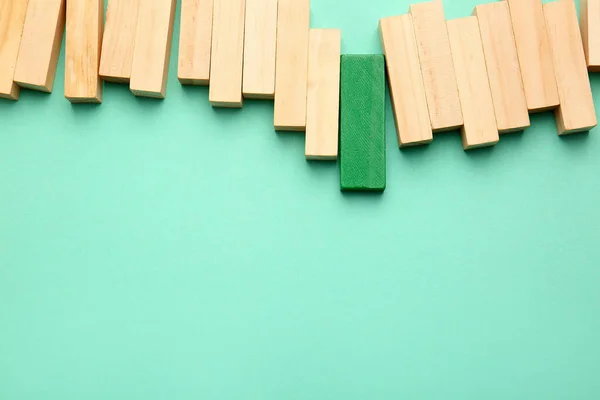 Green Block Wooden Ones Color Background Concept Uniqueness — Stock Photo, Image