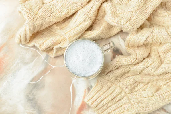 Glazen Kopje Van Smakelijke Charcoal Latte Grunge Achtergrond — Stockfoto