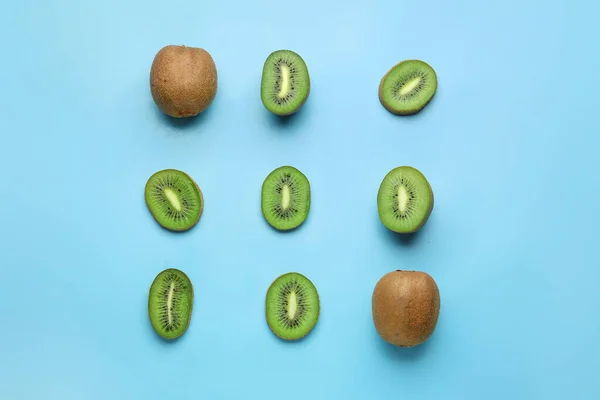 Fresh Kiwi Fruit Pieces Color Background — Stock Photo, Image