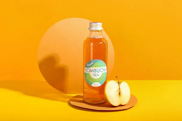 Bottle Tasty Kombucha Tea Fresh Apple Color Background — Stock Photo, Image