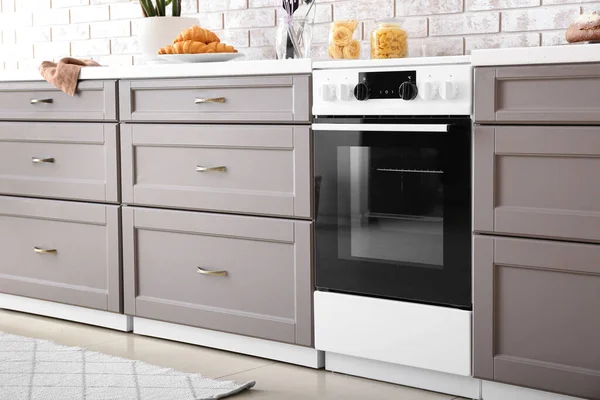 Furnitur Modern Dengan Oven Listrik Dapur — Stok Foto