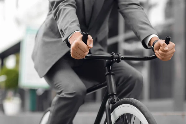 Empresario Que Trabajar Bicicleta Calle Ciudad —  Fotos de Stock