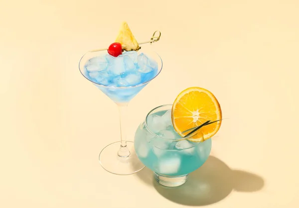Bril Van Blue Lagoon Cocktail Kleur Achtergrond — Stockfoto