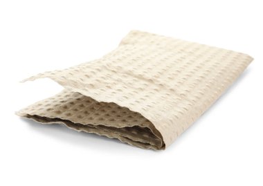 Beyaz arkaplanda katlanmış karton sayfa