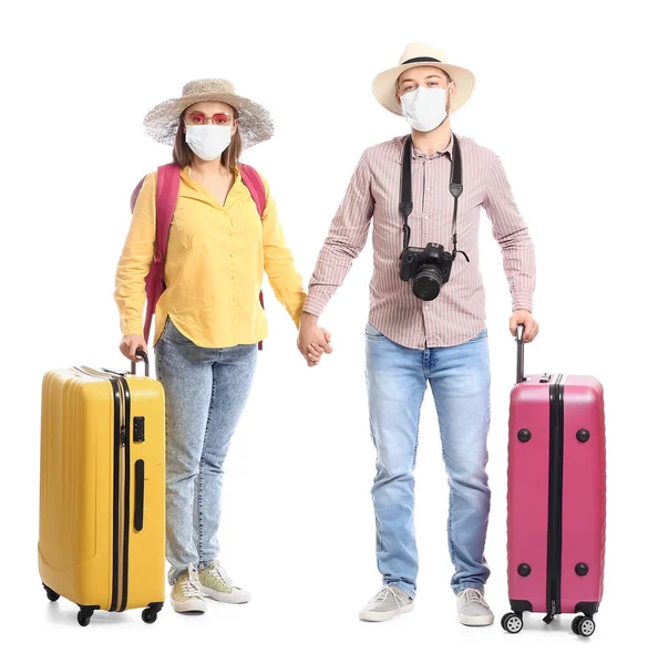 Pareja Turistas Con Máscaras Médicas Sobre Fondo Blanco — Foto de Stock