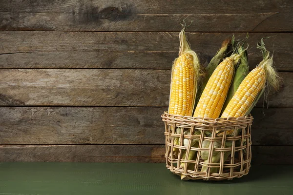 Wicker Basket Fresh Corn Cobs Wooden Background — Stock Photo, Image