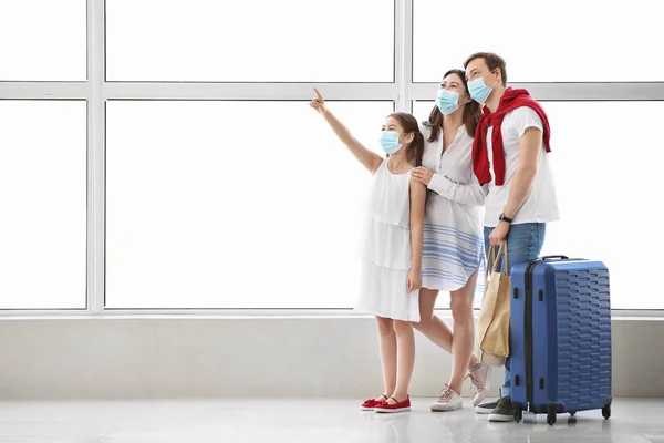 Family Medical Masks Waiting Flight Airport — Stock Photo, Image