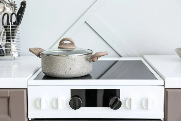 Moderne Oven Met Kookpot Keuken — Stockfoto