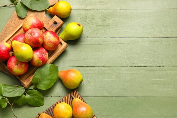 Boards Ripe Pears Apples Color Wooden Background — Stock Photo, Image