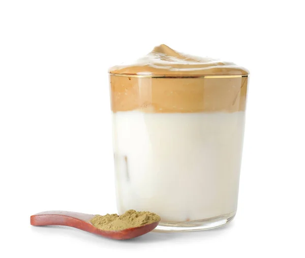 Bicchiere Delizioso Dalgona Hojicha Latte Polvere Sfondo Bianco — Foto Stock