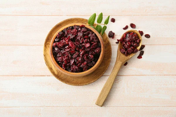 Bowl Tasty Dried Cranberries Color Wooden Background — Stock Photo, Image