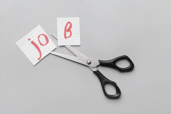 纸与字Job和剪刀轻背景 解雇的概念 — 图库照片