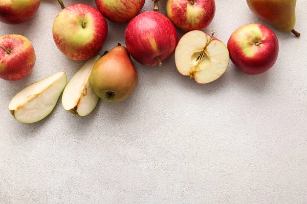 Ripe Pears Apples Light Background — Stock Photo, Image