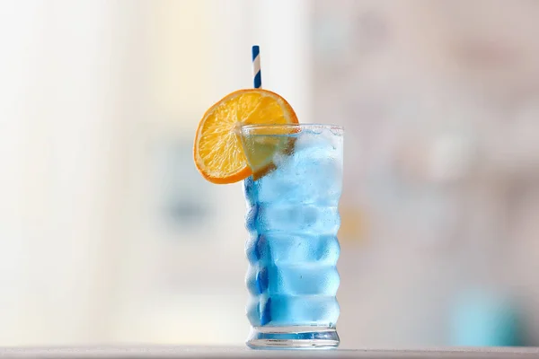 Verre Cocktail Blue Lagoon Sur Table — Photo