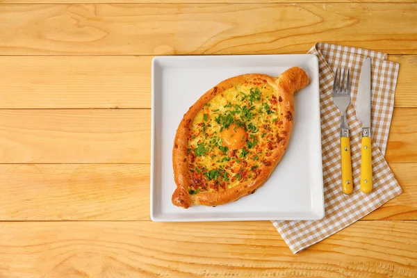 Lemez Ízletes Ajarian Khachapuri Háttér — Stock Fotó