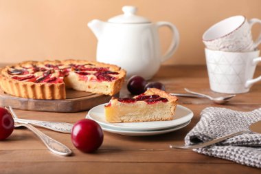 Tabakta lezzetli erikli turta var.