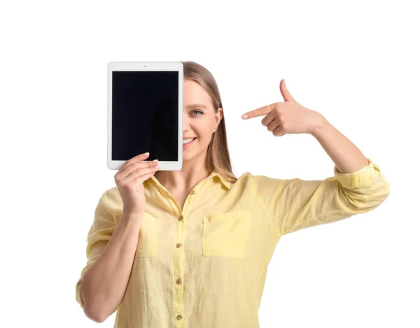 Krásná Mladá Žena Držící Tablet Počítač Prázdnou Obrazovkou Bílém Pozadí — Stock fotografie