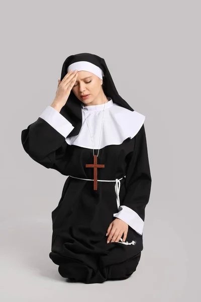 Young Nun Grey Background — Stock Photo, Image