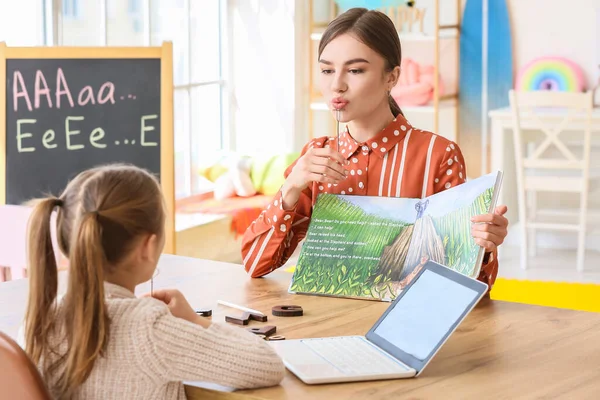 Speech Therapist Working Cute Girl Clinic — Stock Photo, Image