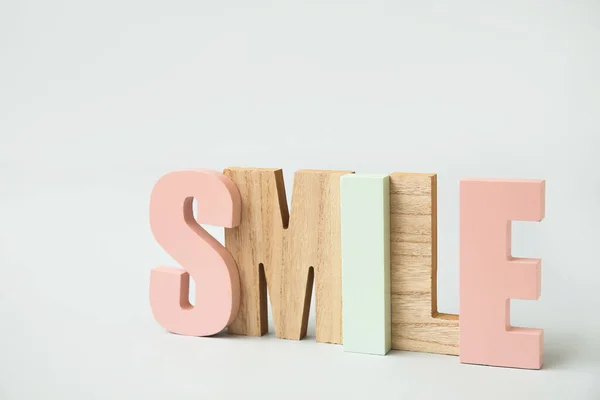 Stilvolles Dekor Form Des Wortes Smile Auf Hellem Hintergrund — Stockfoto