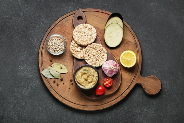 Cuenco Con Sabroso Ghanoush Baba Galletas Arroz Verduras Especias Sobre — Foto de Stock