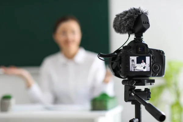 Teacher Recording Video His Students Classroom — Stock Photo, Image