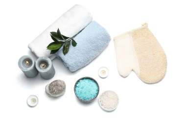 Beyaz arka plan üzerinde izole güzel spa kompozisyon