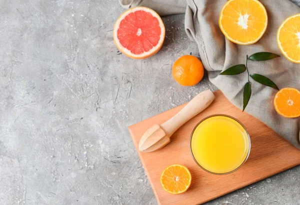 Glass Tasty Citrus Juice Grey Background — Stock Photo, Image