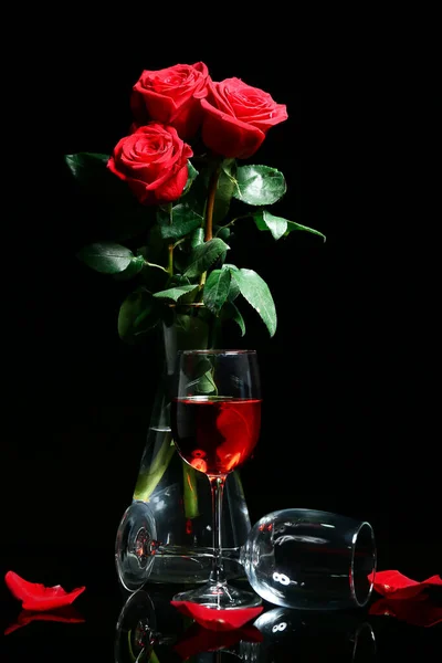 Glass Wine Beautiful Roses Vase Dark Background — Stock Photo, Image