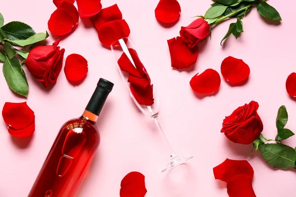 Beautiful Roses Bottle Wine Glass Color Background — Stock Photo, Image