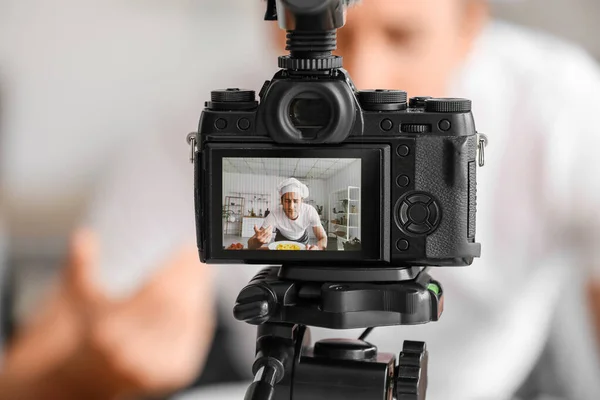 Italian Chef Delicious Pasta Display Photo Camera Kitchen — Stock Photo, Image