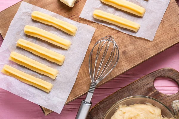 Pişmemiş Churros Ahşap Arkaplanda Bulunan Malzemeler — Stok fotoğraf