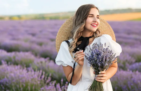 Beautiful Young Woman Lavender Field — Stock Photo, Image