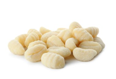 Beyaz arkaplanda ham gnocchi