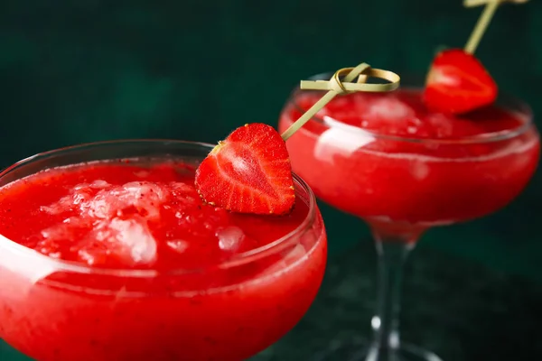 Glasses Tasty Strawberry Margarita Color Background Closeup — Stock Photo, Image