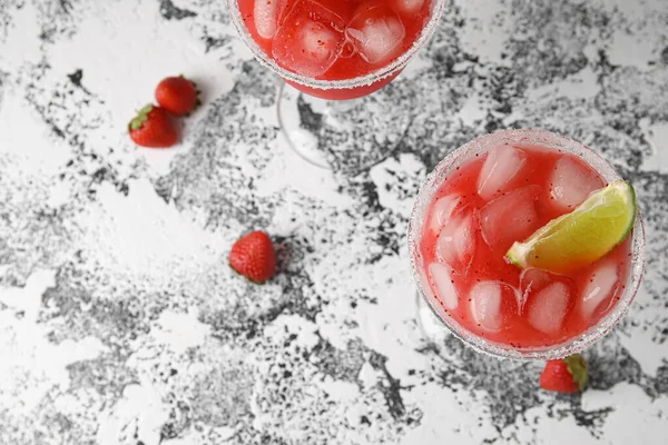 Glasses Tasty Strawberry Margarita Grunge Background Closeup — Stock Photo, Image