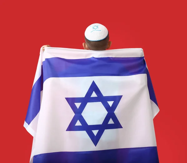 이스라엘의 국기를 배경으로 돌아보는 — 스톡 사진