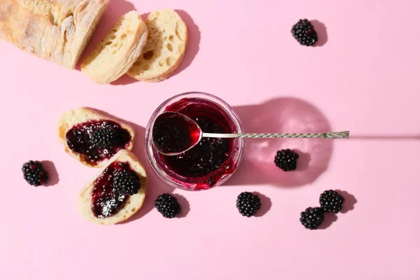 Jar Tasty Blackberry Jam Sandwiches Color Background — Stock Photo, Image