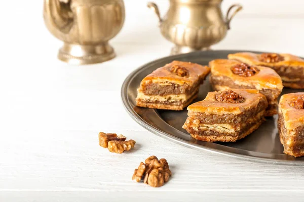 Tray Tasty Baklava Light Wooden Background Closeup — Stock Photo, Image