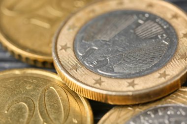 Altın sikkelerin yakın görüntüsü